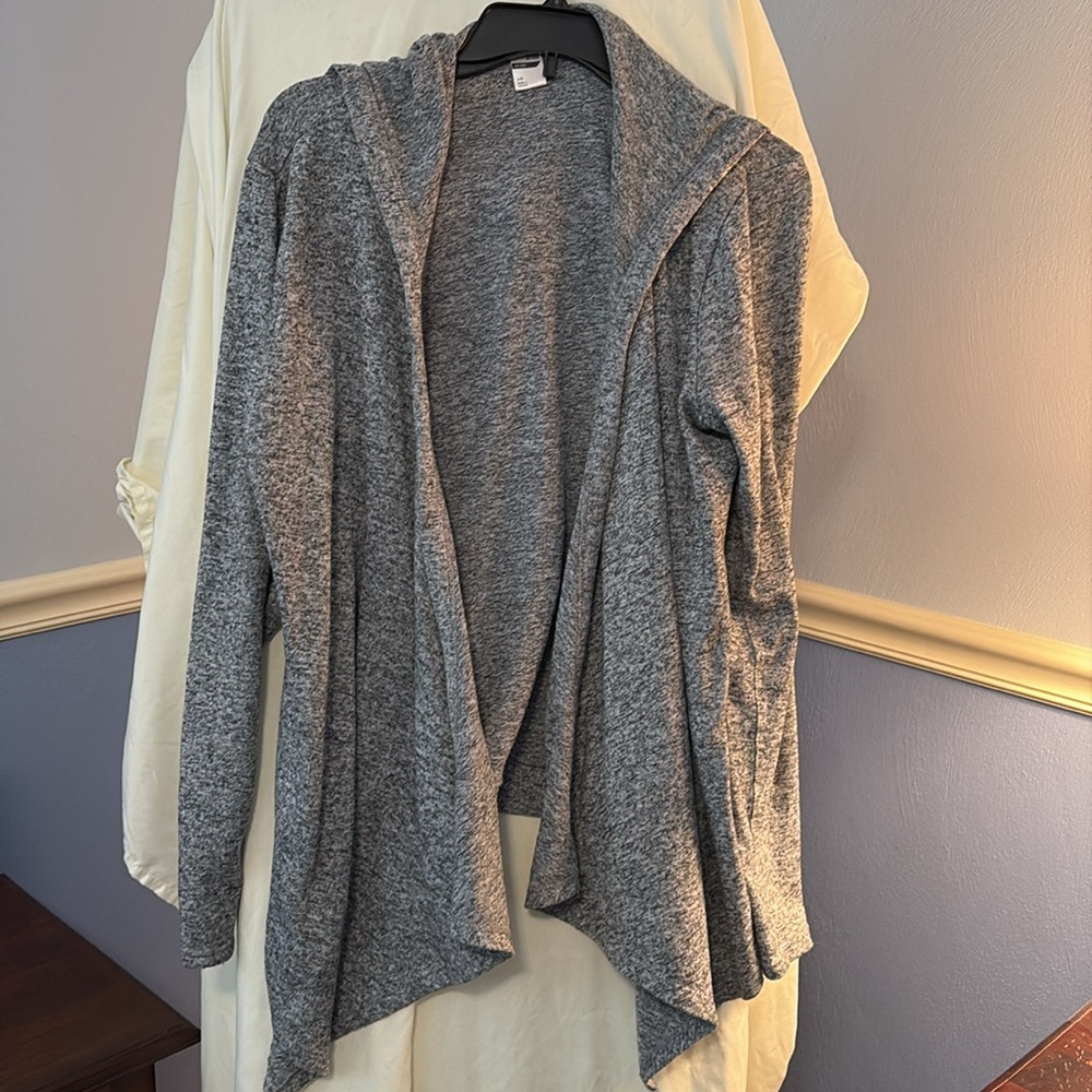 Women’s active wear hooded jacket